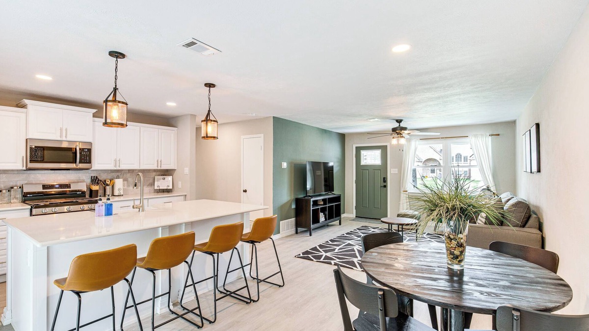 Little Elm House | Walk to Lewisville Lake: Dog-Friendly Texas Home