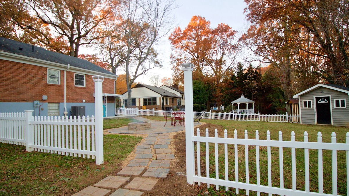 Lynchburg House | Walk to Liberty U Guest House!