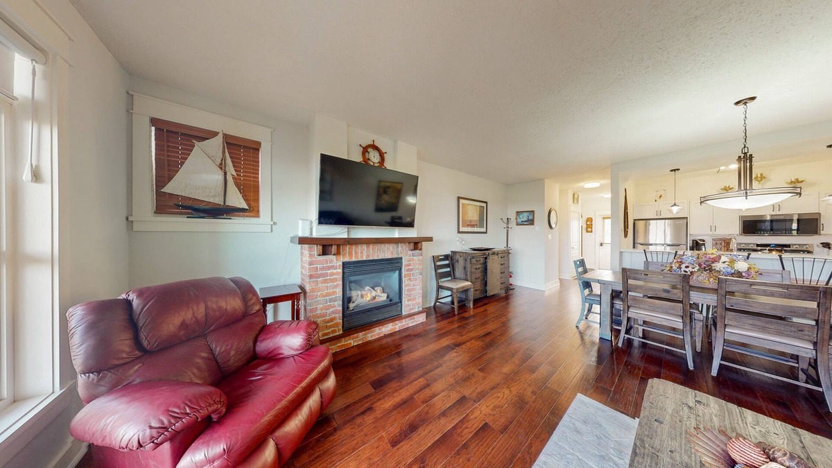 The Blue Mountains Condo | Walk to lifts condo with mountain view, hot tub, & beach access - dog-friendly