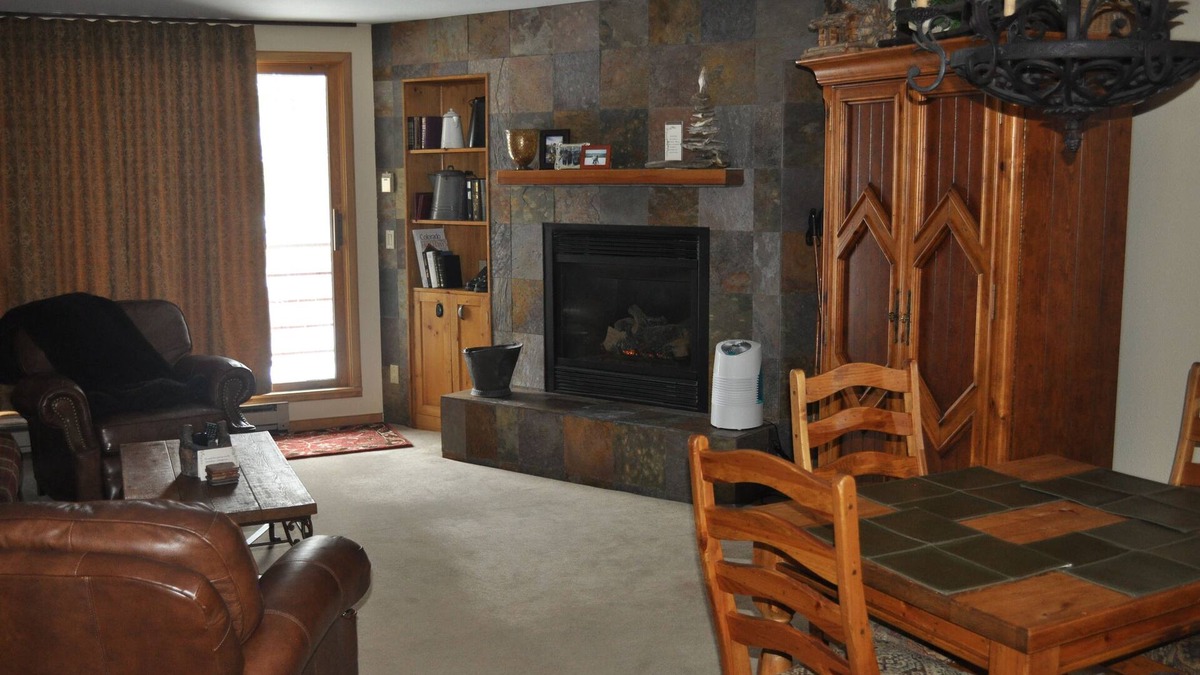 Mountain House Condo | WALK TO LIFTS LG 1 BR INDOOR POOL & Hot Tub, Awesome ski mountain views!
