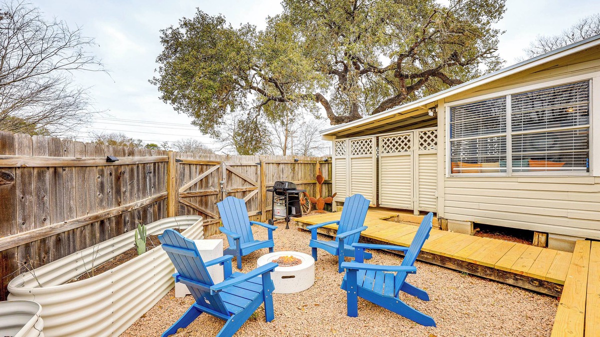 Bandera Cottage | Walk to Main Street: Cottage w/Deck in Bandera!