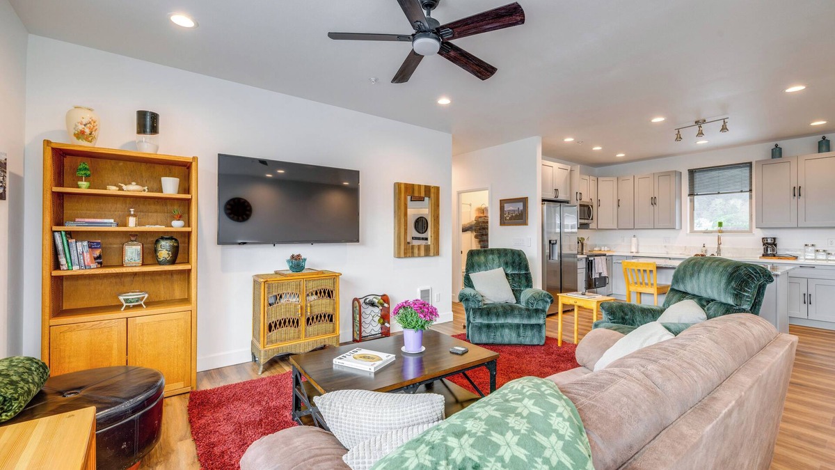 Garibaldi Apartment | Walk to Marina: Tillamook Bay Apt w/Water Views!