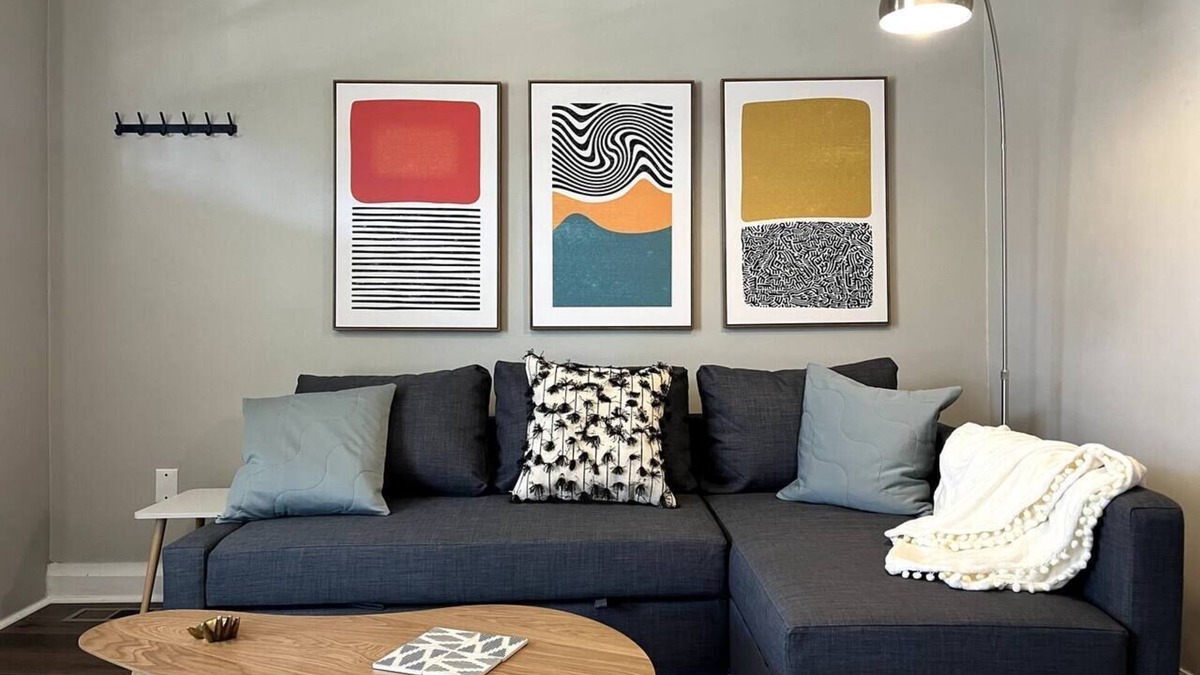 West Columbus House | Walk to Mount Carmel | Pet Friendly