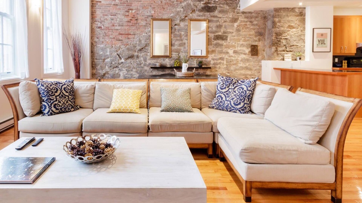 Cite Multimedia Apartment | Walk to Museums from an Airy Loft Apartment in Old Montreal