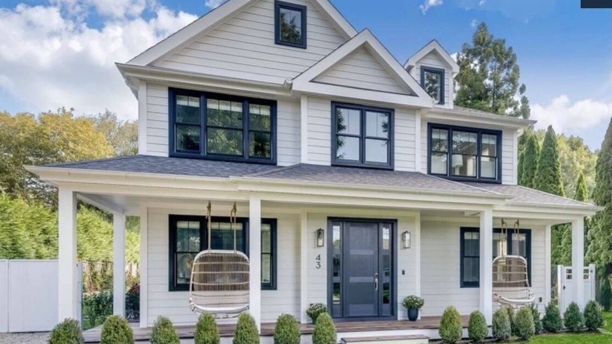 Amagansett Lanes House | Walk to Ocean Beach & Town from NEW 6 Bedroom Home on Hedges Lane