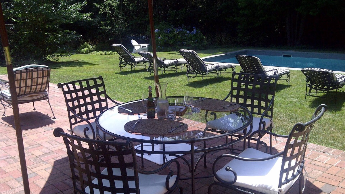 Amagansett Lanes House | Walk To Ocean & Village - In The Lanes, South Of The Highway. Beautiful Decor.