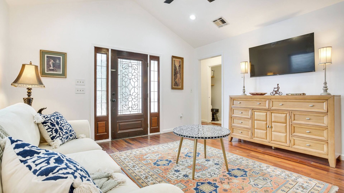 Broadmoor House | Walk to Parks & Restaurants: New Orleans Duplex!