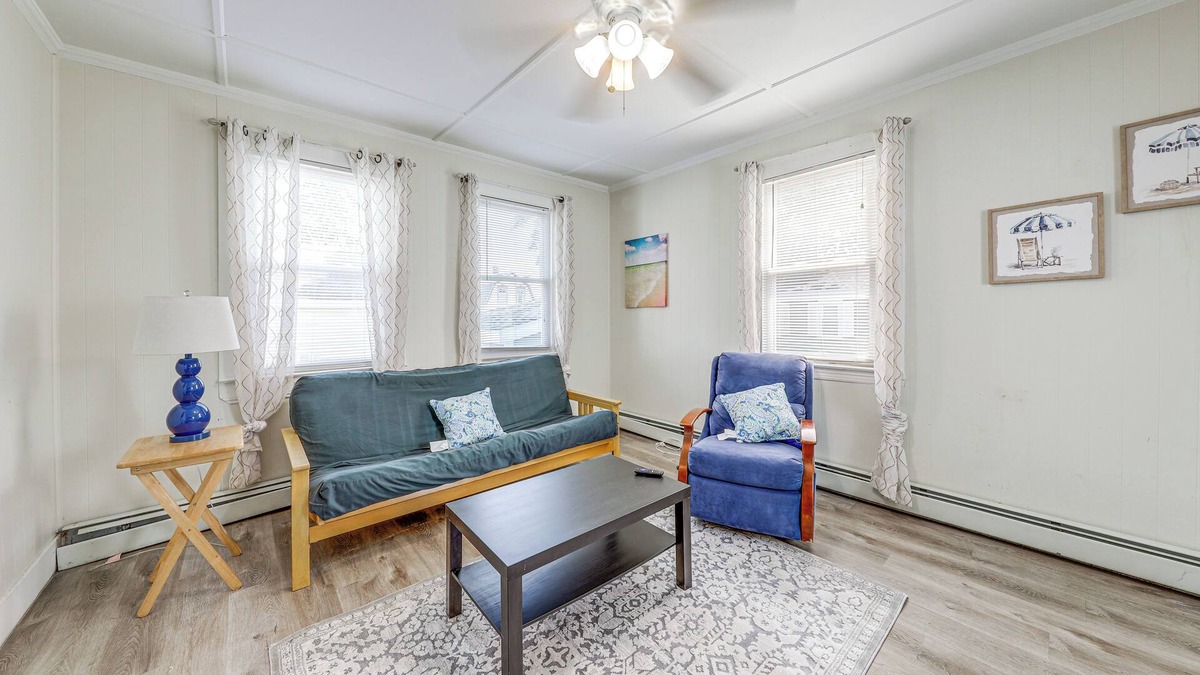 Old Orchard Beach Apartment | Walk to Pier & Ocean: Apt in Old Orchard Beach!