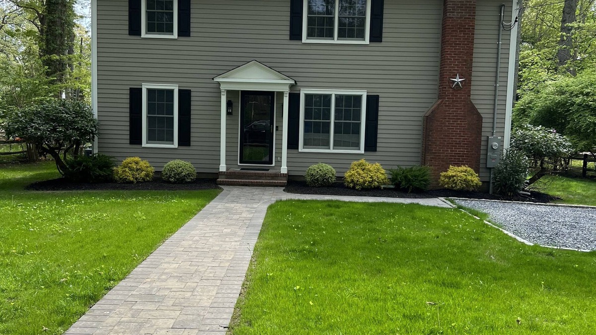 East Marion House | Walk to private bay beach, close to Greenport, wineries, golf! Premier Host home