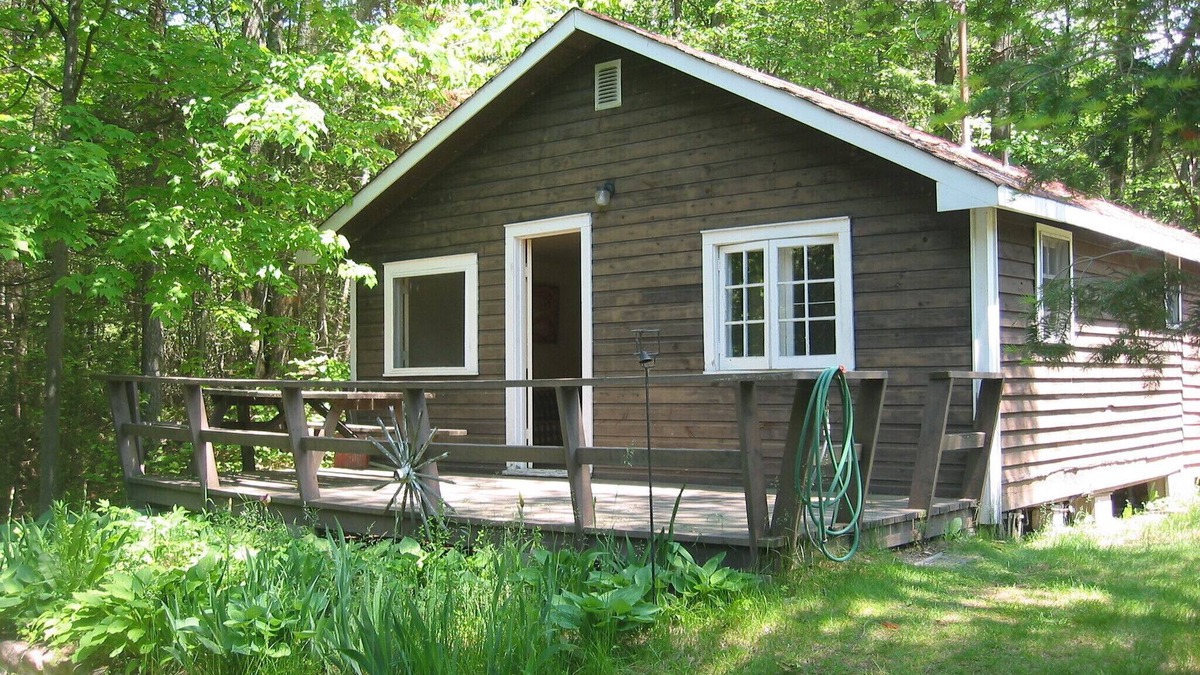 Tiny Cabin | walk to private beach across the street -2BR Cozy Forest Cabin -amazing sunsets