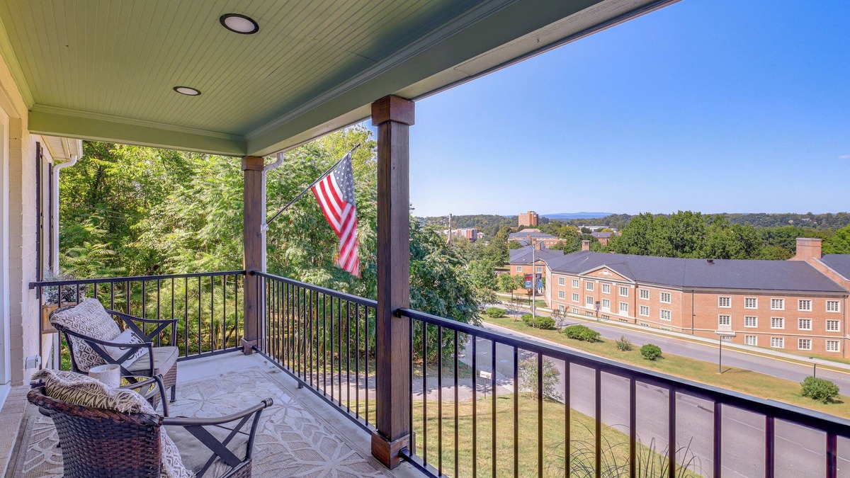 Radford House | Walk to Radford University: Home w/Fire Pit!