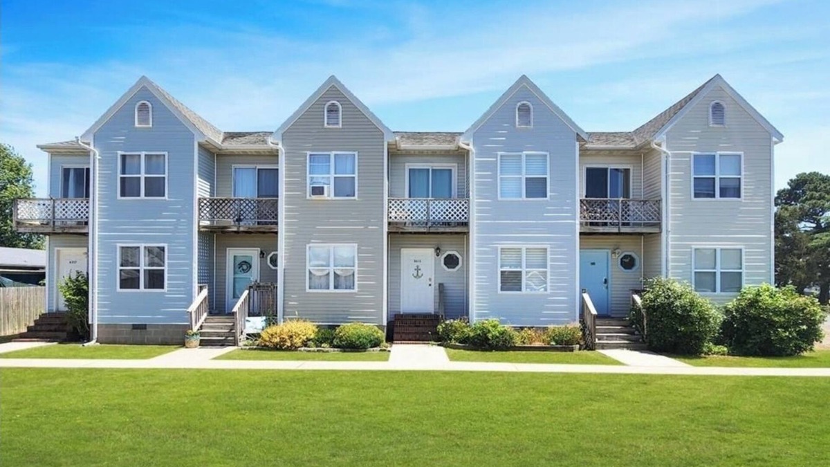 Deep Hole House | Walk to Restaurants & Attractions-Linens Included! Book your Beach Vacation Now!