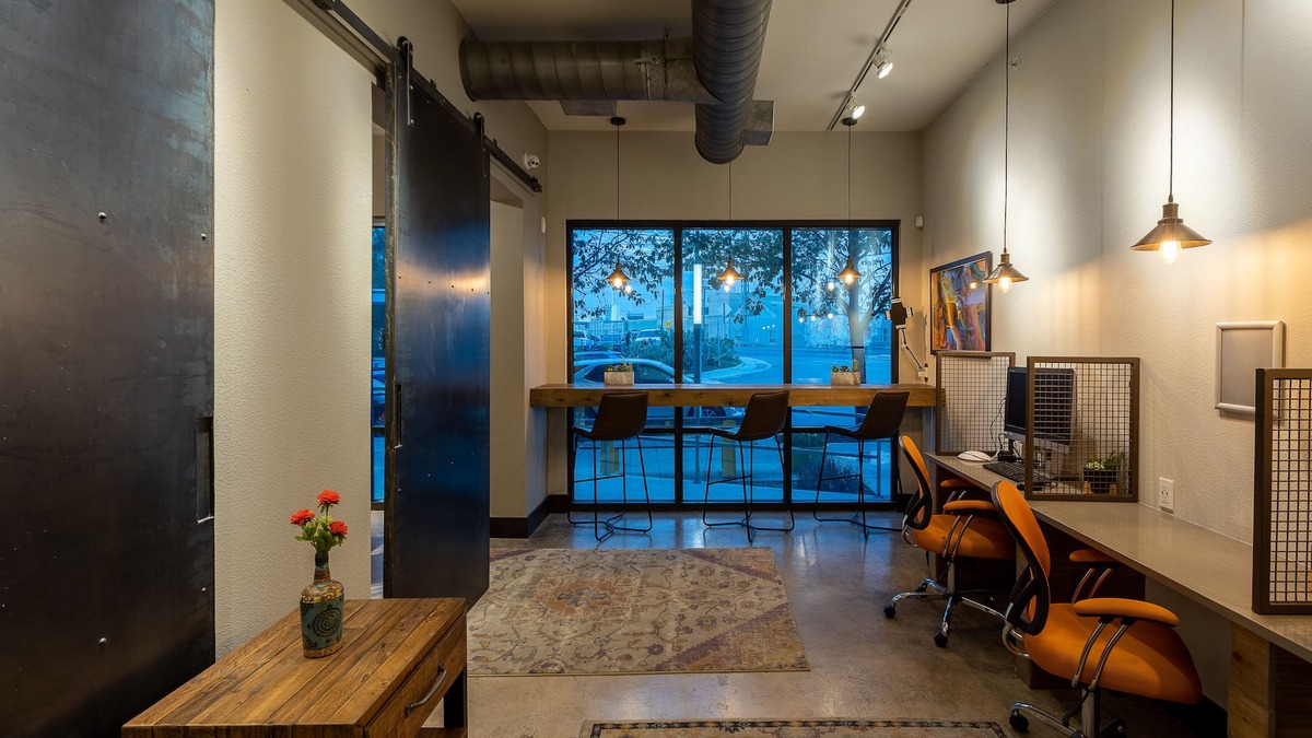 Southtown Apartment | Walk to Riverwalk☆ Luxury Apt. ☆ Rooftop Terrace