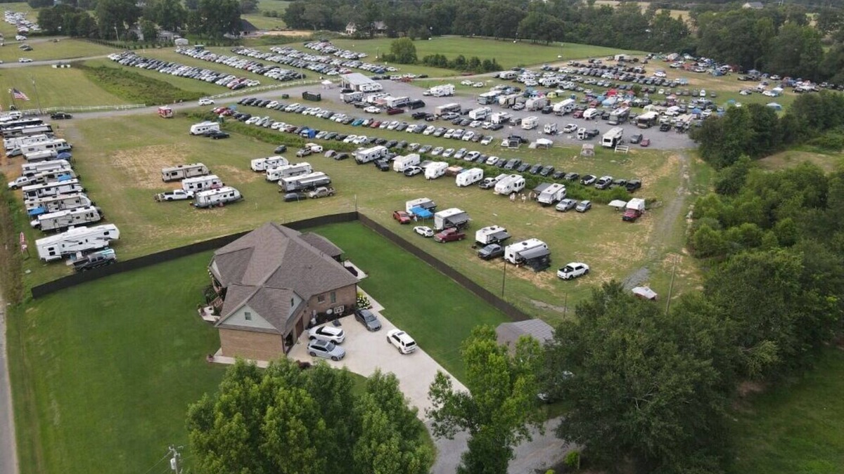Cullman RV Rental | Walk to ROCK THE SOUTH RV Camping with Generator 4 Night Package Cullman Alabama