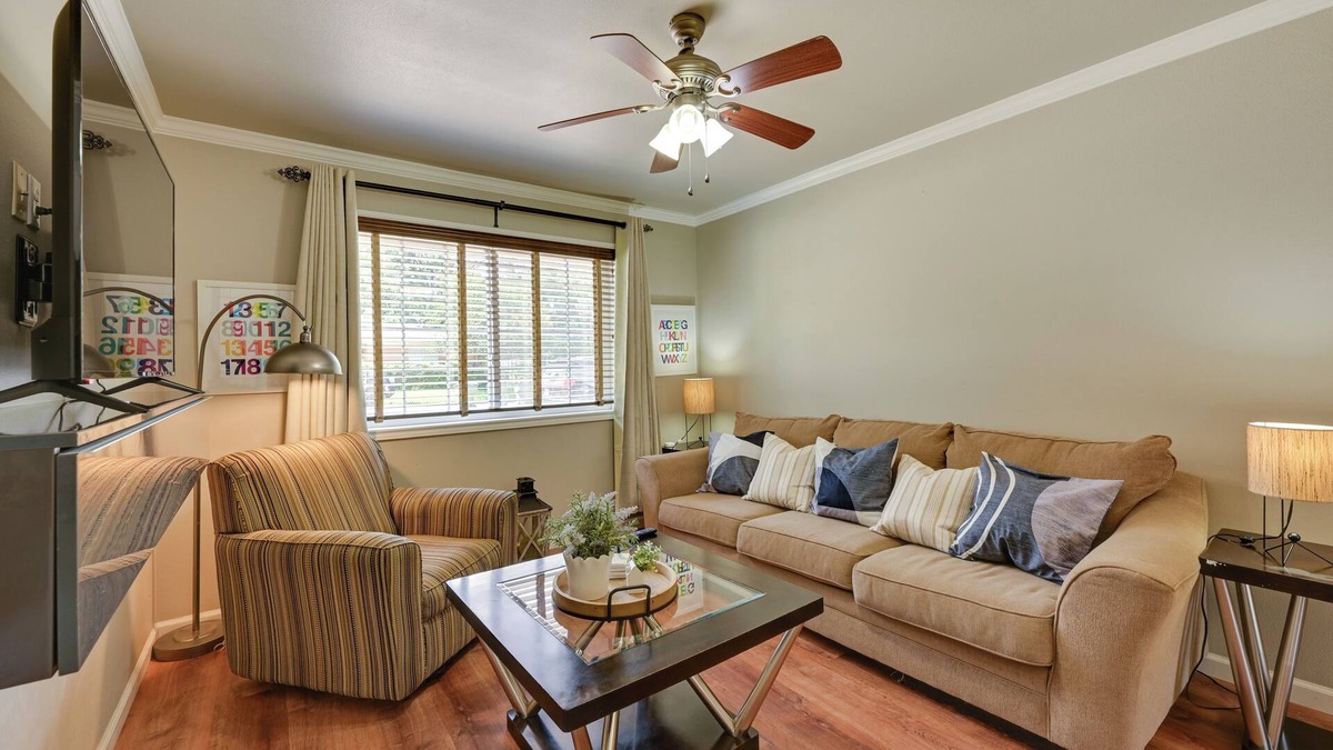 Nacogdoches Condo | Walk to SFA Campus: Pet-Friendly Nacogdoches Condo