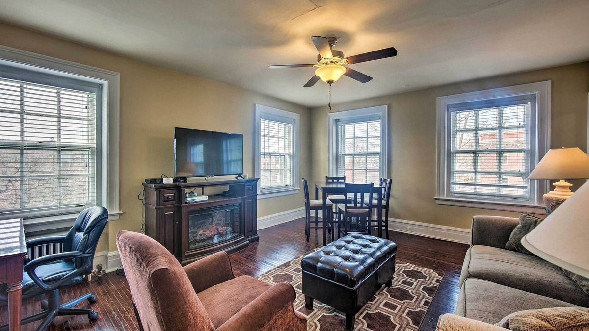 Reading Apartment | Walk to Shops, Dining & City Park: Reading Apt