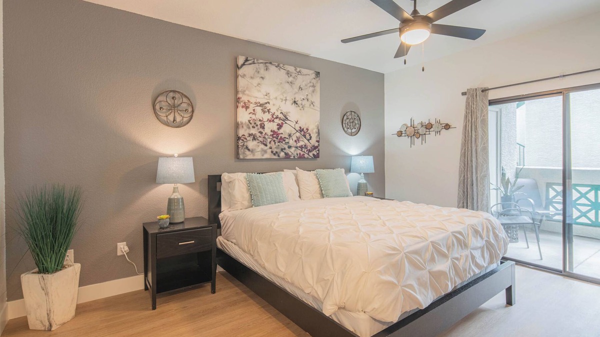 Kierland Condo | Walk to Shops & Dining | Gym & Pool | Free Parking