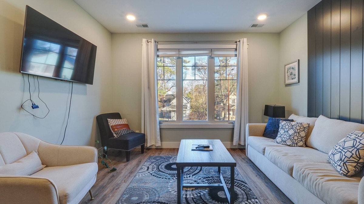 Traverse City Condo | Walk to Shops on Front Street: Traverse City Condo