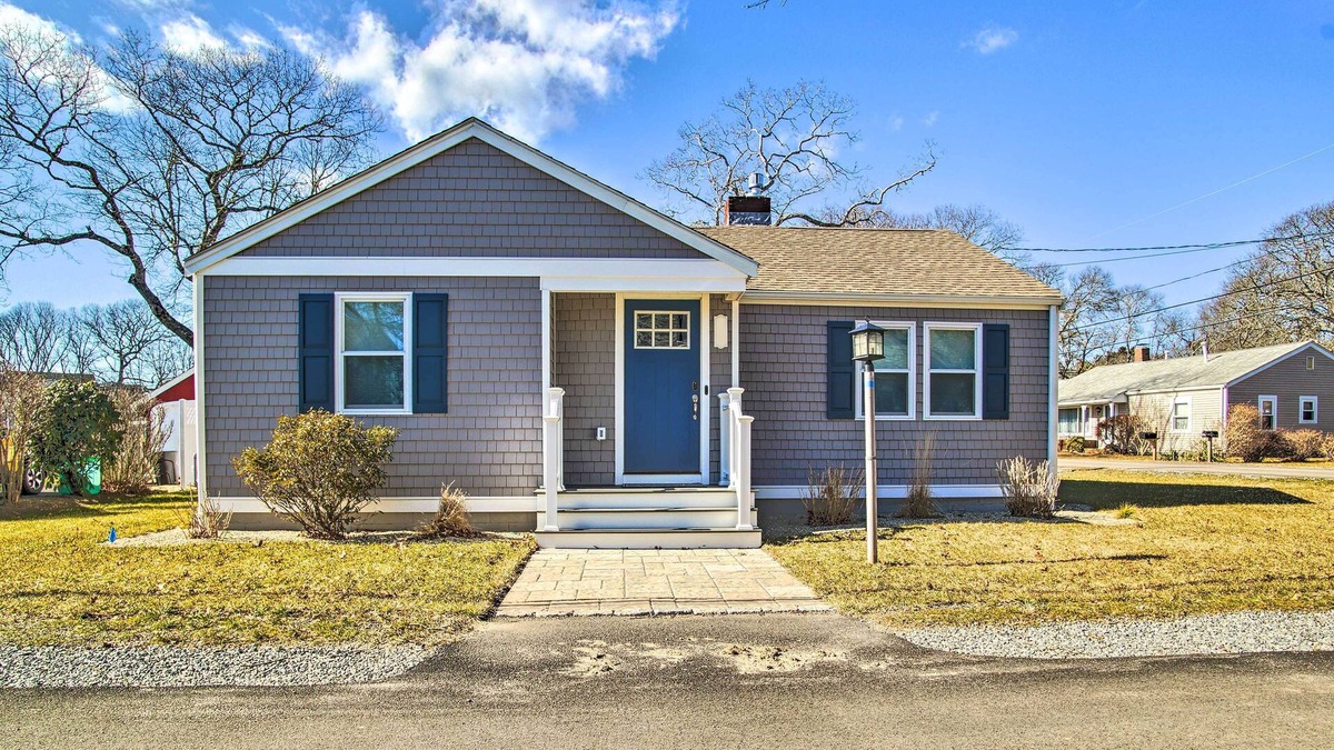Buzzards Bay Cottage | Walk to Shore: Updated Buzzards Bay Cottage!
