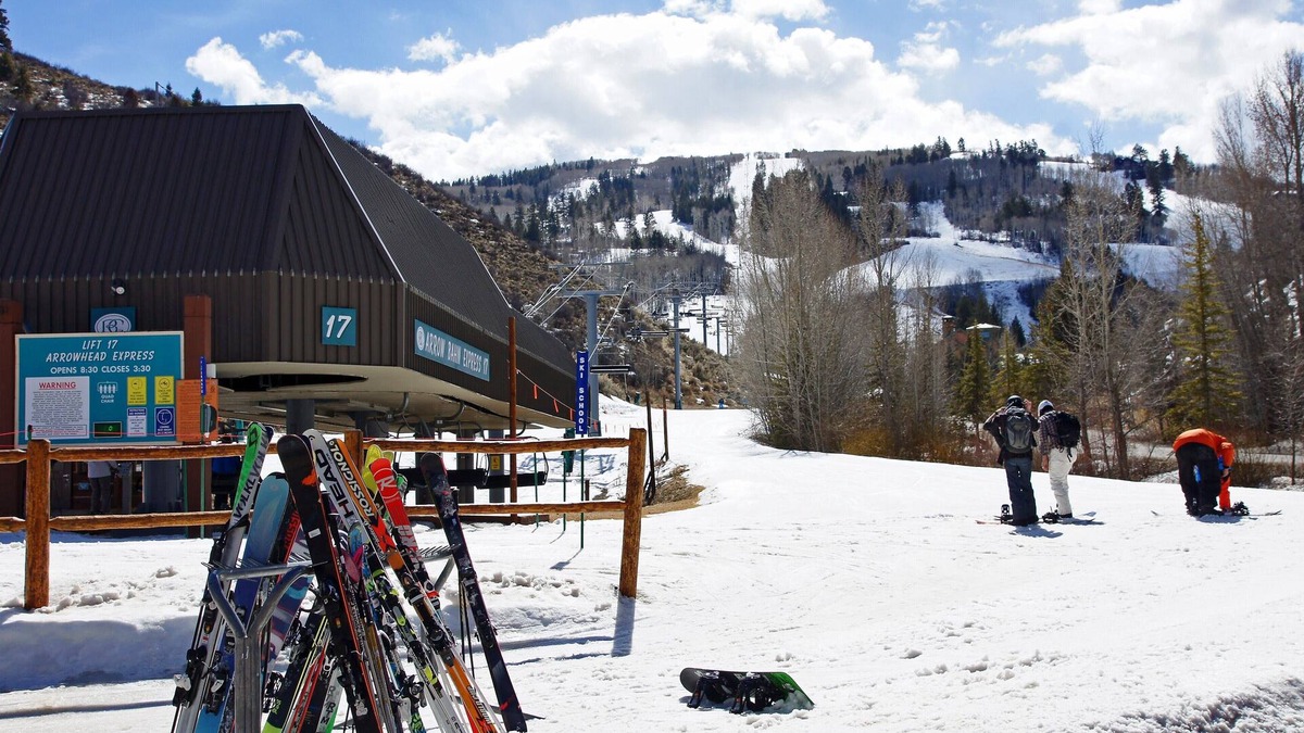 Edwards Condo | Walk to Slopes & Dining - Pool/Hot Tub, Private Deck w/Firepit