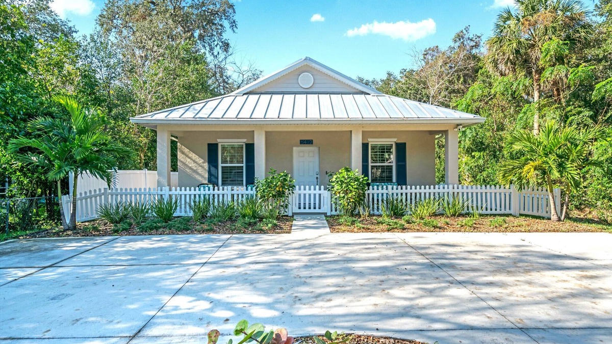 Palm Coast House | Walk to the Beach, Grocery, & Eateries! Kayak, Trail Bike, Boat, Fish, Sightsee.