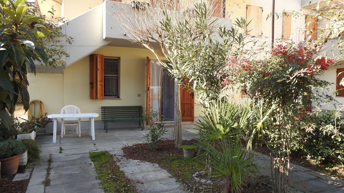 Punta Marina Apartment | Walk to the beach! 5 bed apartment, ground floor with parking space.