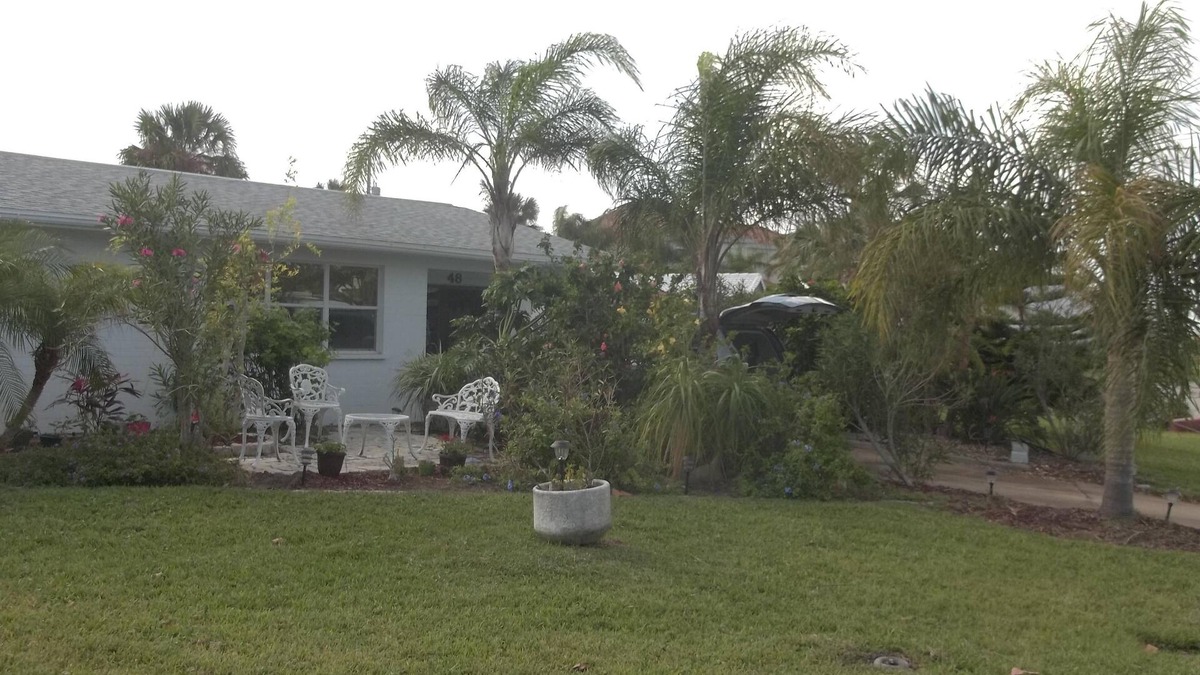 Ormond By The Sea Palt Cottage | Walk to the beach from this peaceful, pet friendly, hideaway.