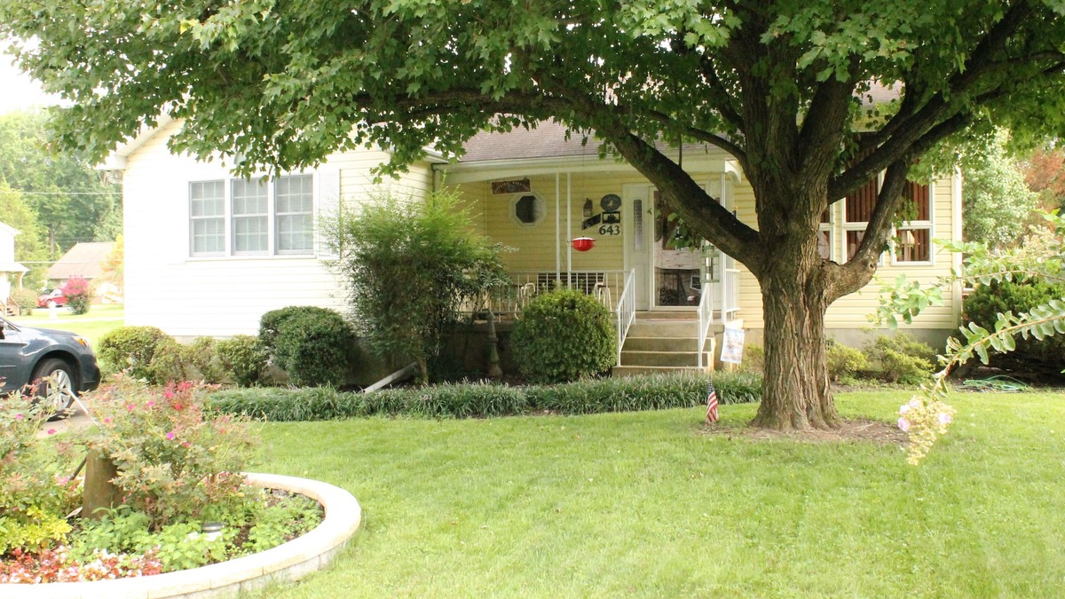 Rose Haven House | Walk to the Chesapeake Bay! Herrington Harbour is a few blocks away.