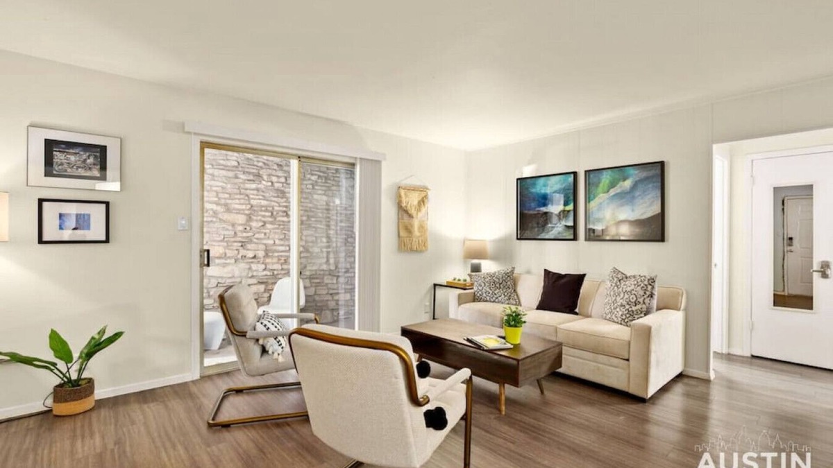 Westfield Apartment | Walk to the Golf Course! 2BD Apt + Pool + Parking
