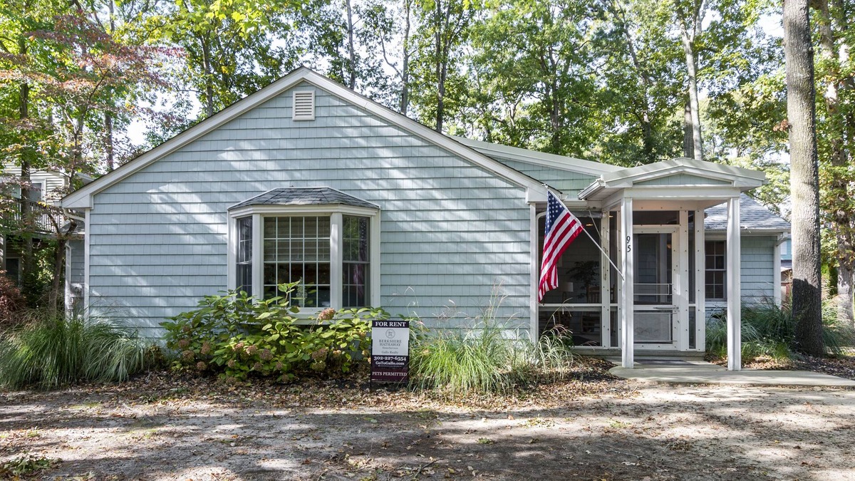 The Pines House | WALK TO THE OCEAN, SHOPS & RESTAURANTS-95 COLUMBIA, THE PINES, REHOBOTH BEACH