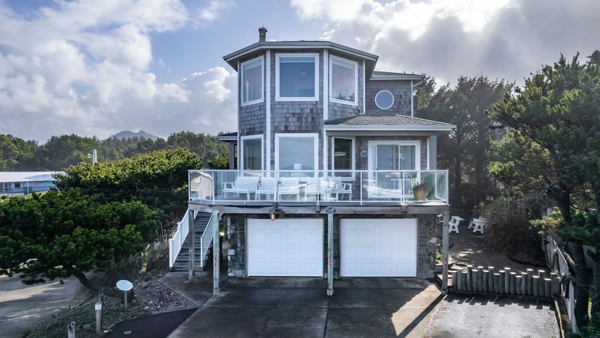 Beverly Beach House | Walk to the sand from this Beachfront Pet Friendly home, enjoy panoramic views