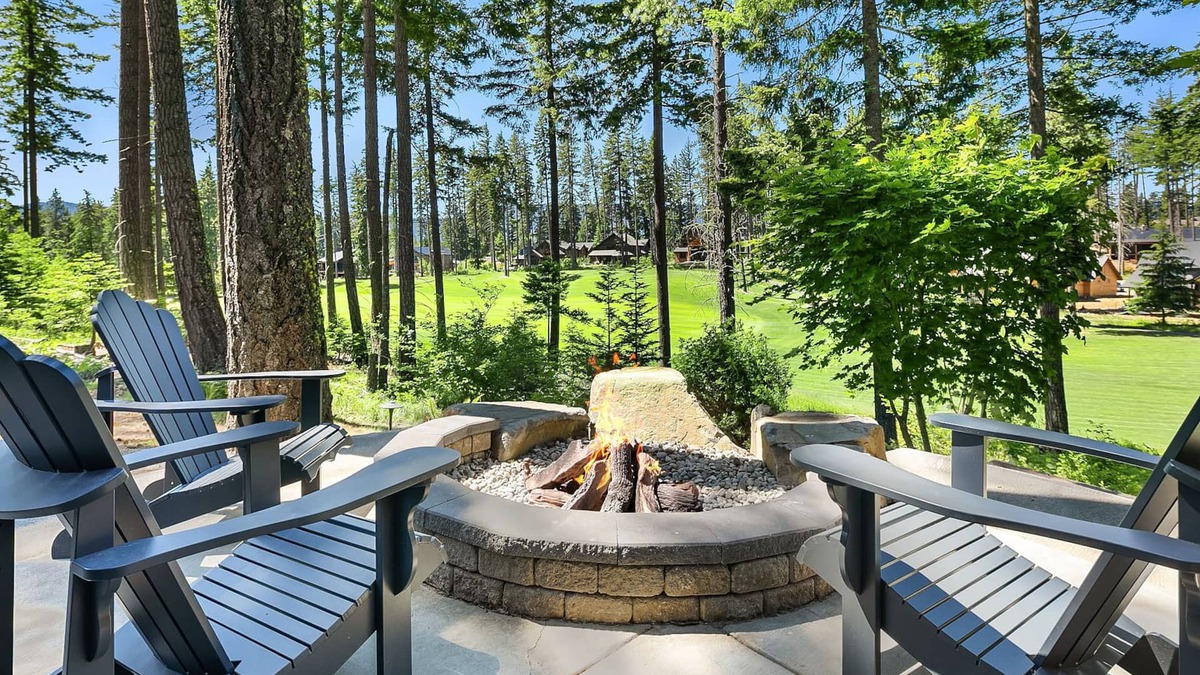 Cle Elum House | Walk to the Winery! Big Views of the Golf Course. Fantastic Value!