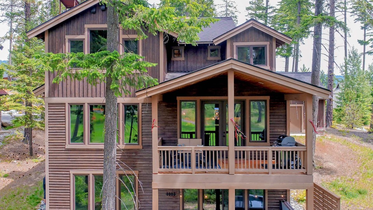 Cle Elum House | Walk to the Winery! On the Golf Course in Suncadia! Hot Tub | Up to 33% Off!