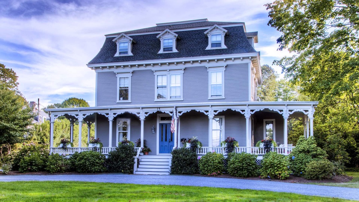 Bellevue Avenue Historic District House | Walk to trendy Downtown, Cliff Walk, Tennis Hall of Fame, Bellevue Avenue