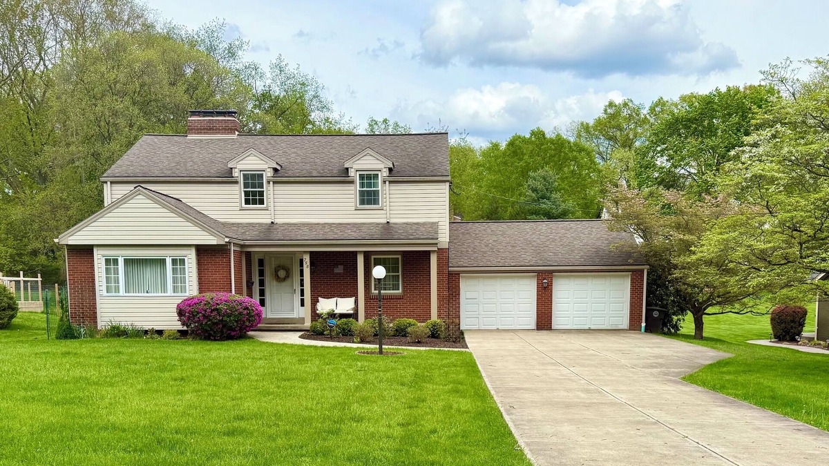 Dark Hollow Woods House | Walk to US OPEN! 4 bedroom house in Oakmont blocks from Oakmont Country Club