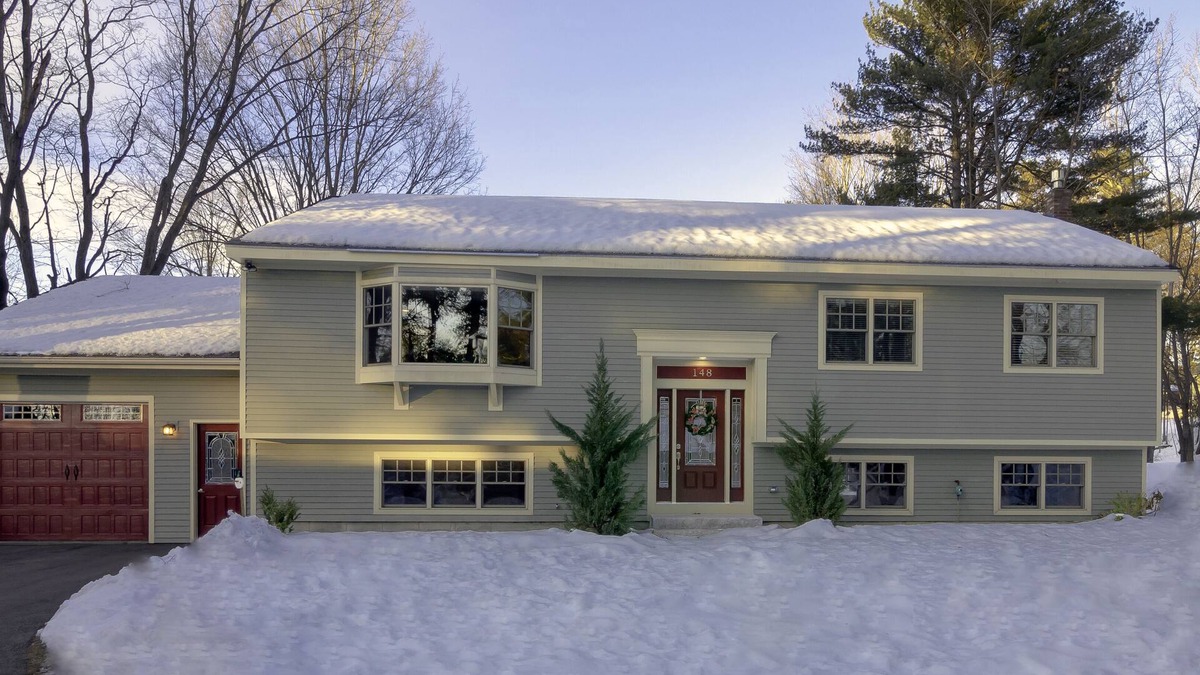 North Conway House | WALK TO VILLAGE/DINING/SHOPPING/MINUTES TO SKIING/OWNER OPERATED/CLEAN