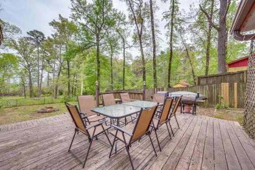 Ore City House | Walk to Water Lake O the Pines Cabin