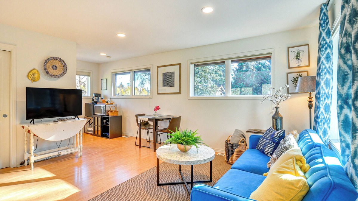 Robinwood Apartment | Walk to Willamette River: Studio in West Linn