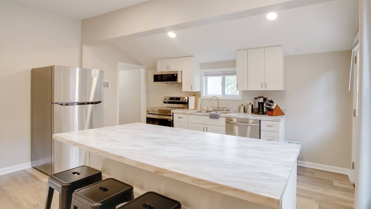 Bowling Green House | Walk to WKU, Bars & Dining! Updated Duplex Home
