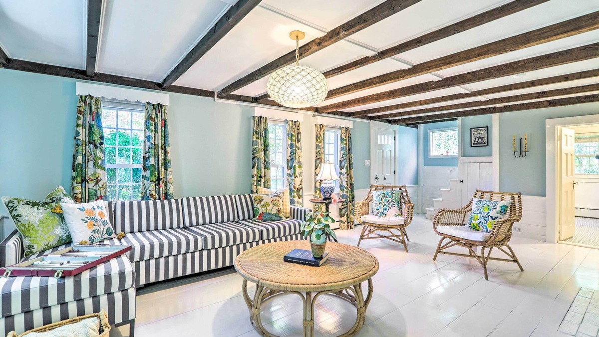Dennis Cottage | Walkable Dennis Cottage: 'The Blue Scallop'