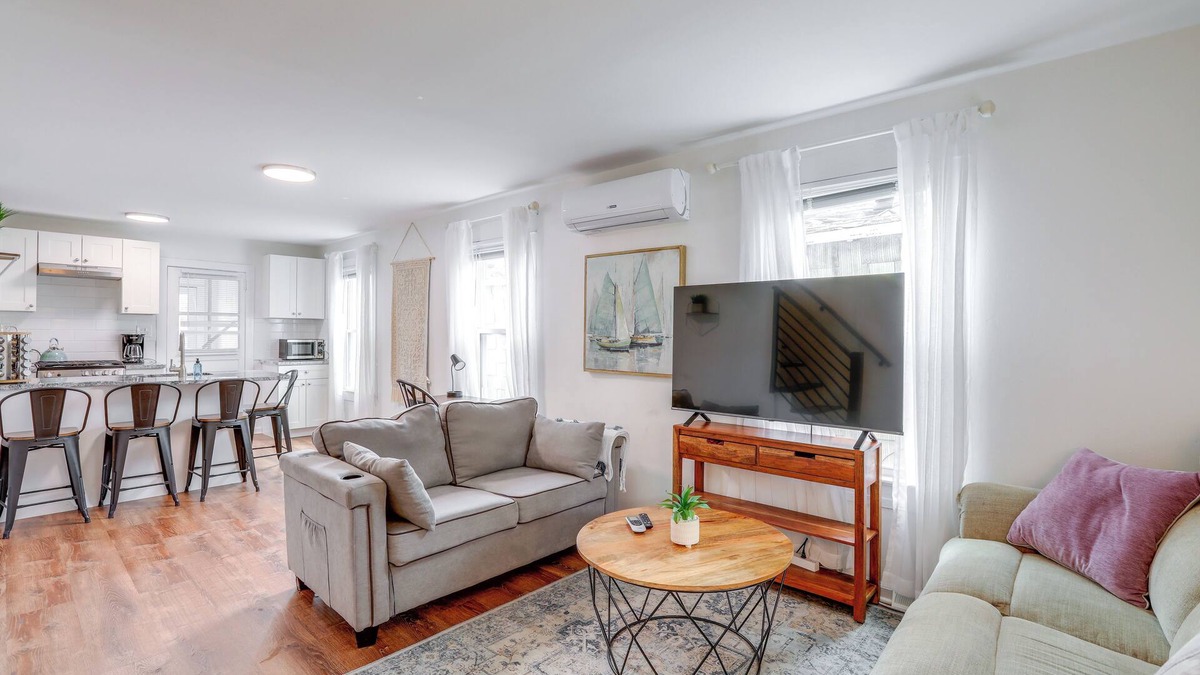 Princeton House | Walkable Dtwn Townhome Near Campus & Palmer Square