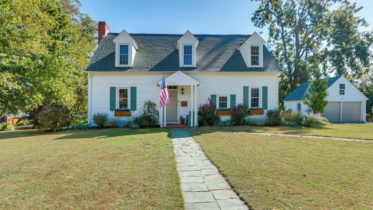 Charles Town House | Walkable Location: Historic Home in Charles Town!