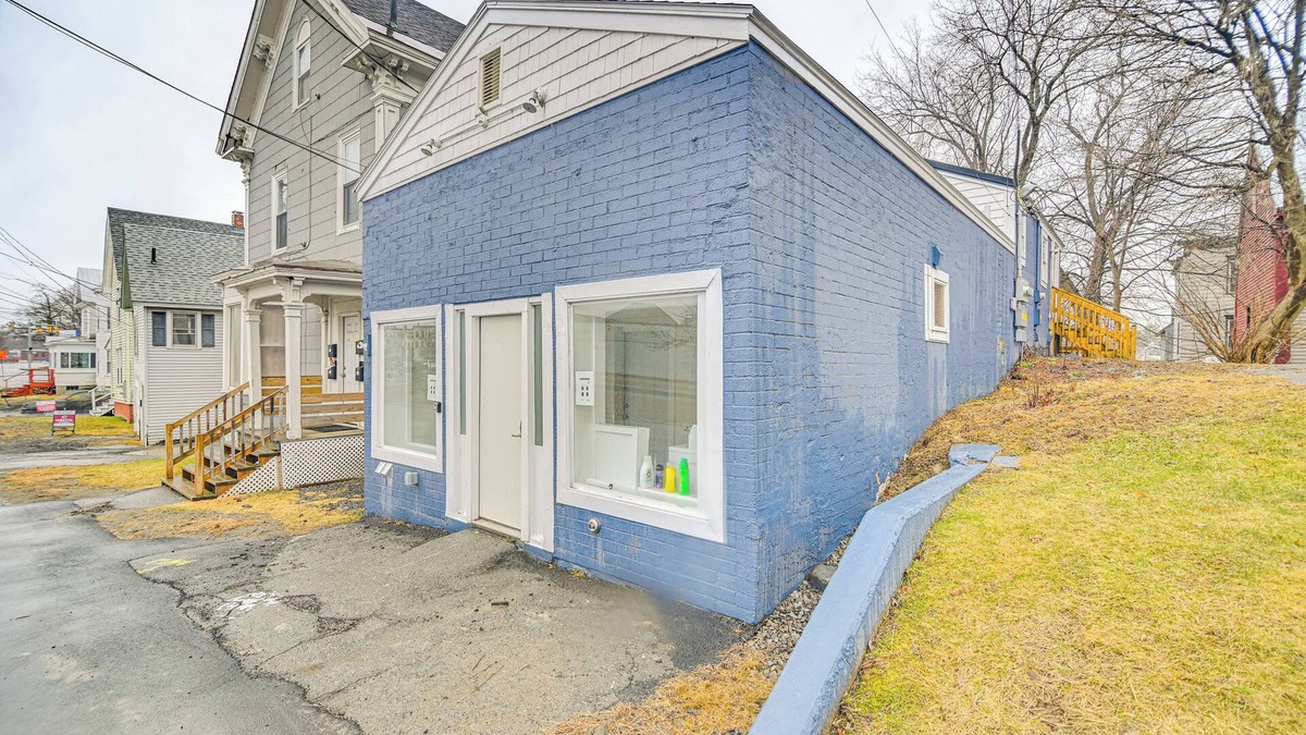 Waterville Apartment | Walkable, Low-Key Waterville Studio w/Parking!
