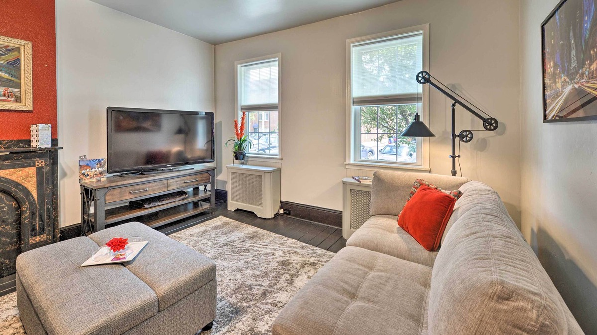 Passyunk Square Apartment | Walkable Philly Crash Pad in Coveted Passyunk!