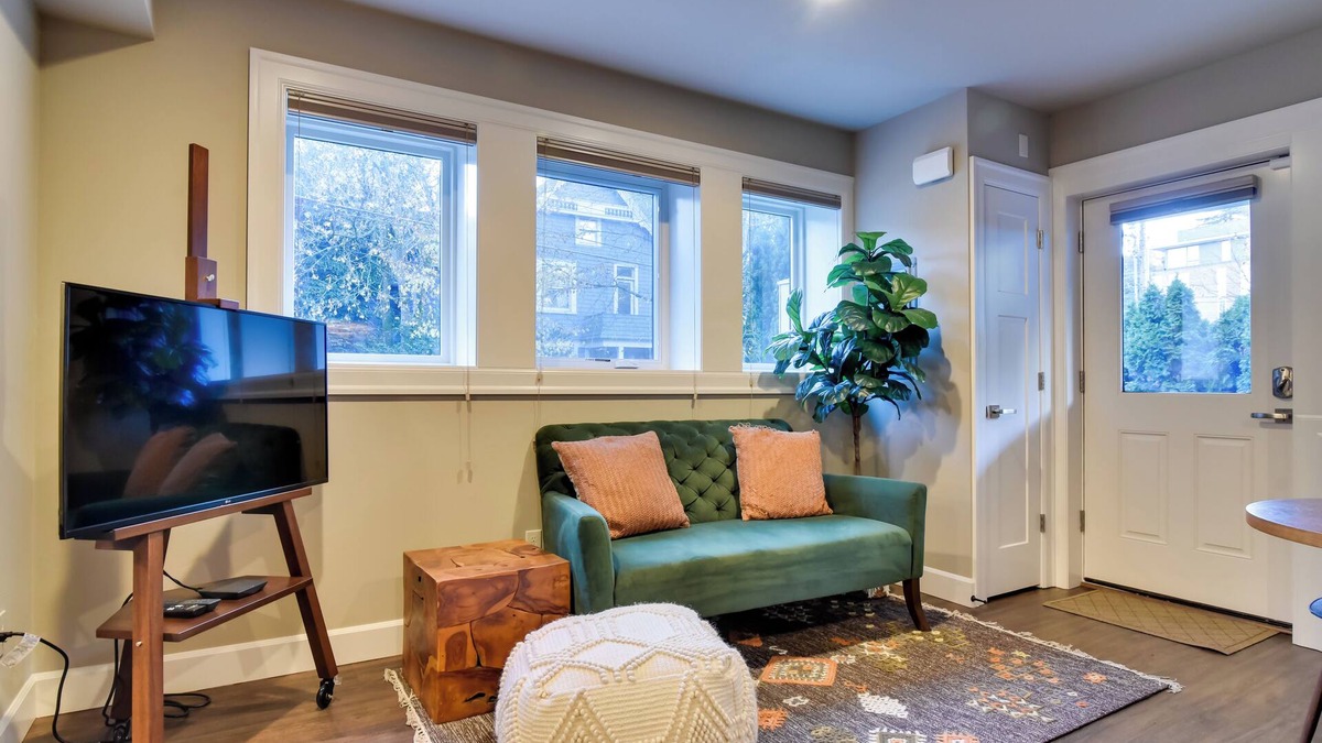Goose Hollow Apartment | Walkable Portland Studio < 1 Mi to Dtwn!
