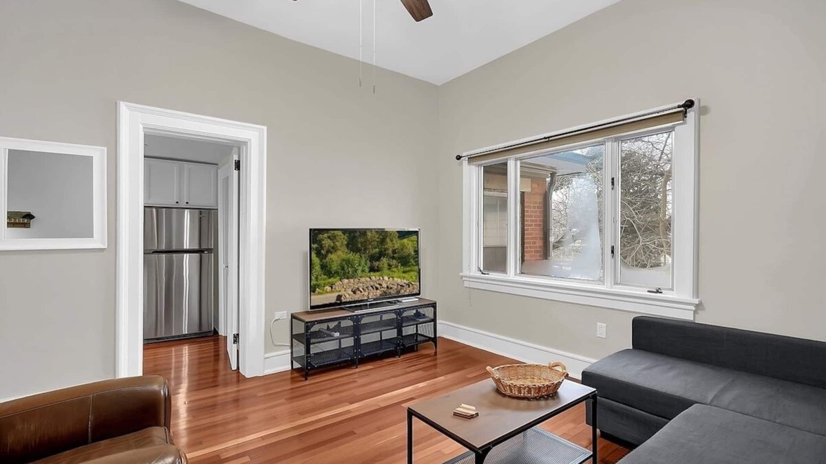 Weinland Park House | Walkable Short North Retreat | King Bed + CrossFit