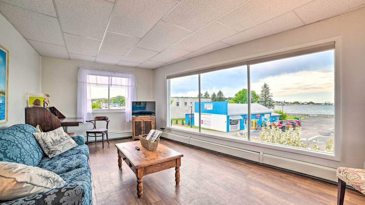 St Ignace Condo | Walkable St Ignace Condo w/Lake Huron Views