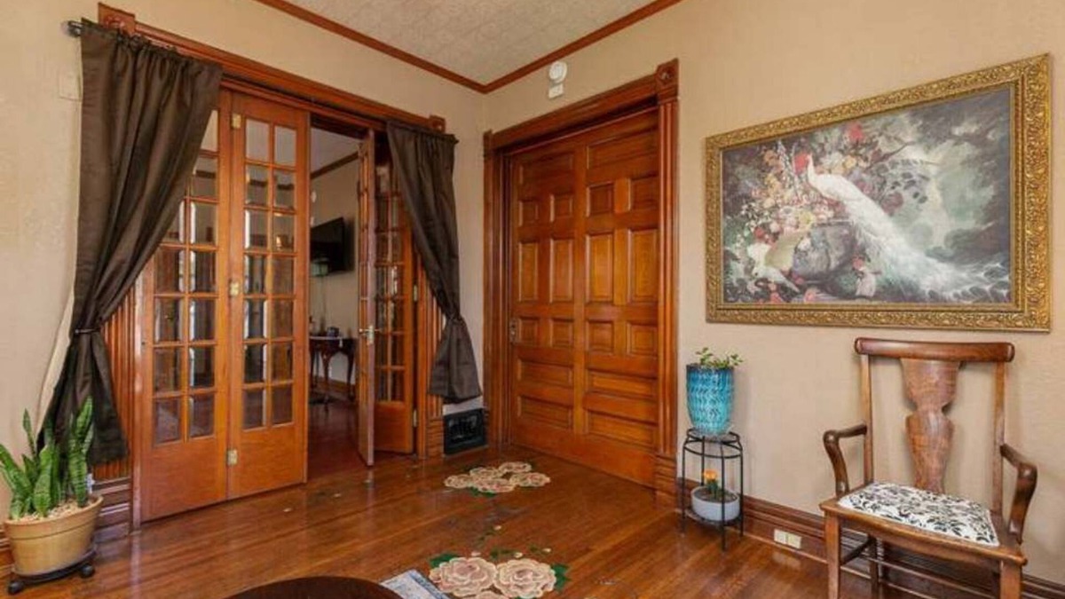 Springfield Villa | Walkable to MSU, Downtown, & Hammonds Stadium!