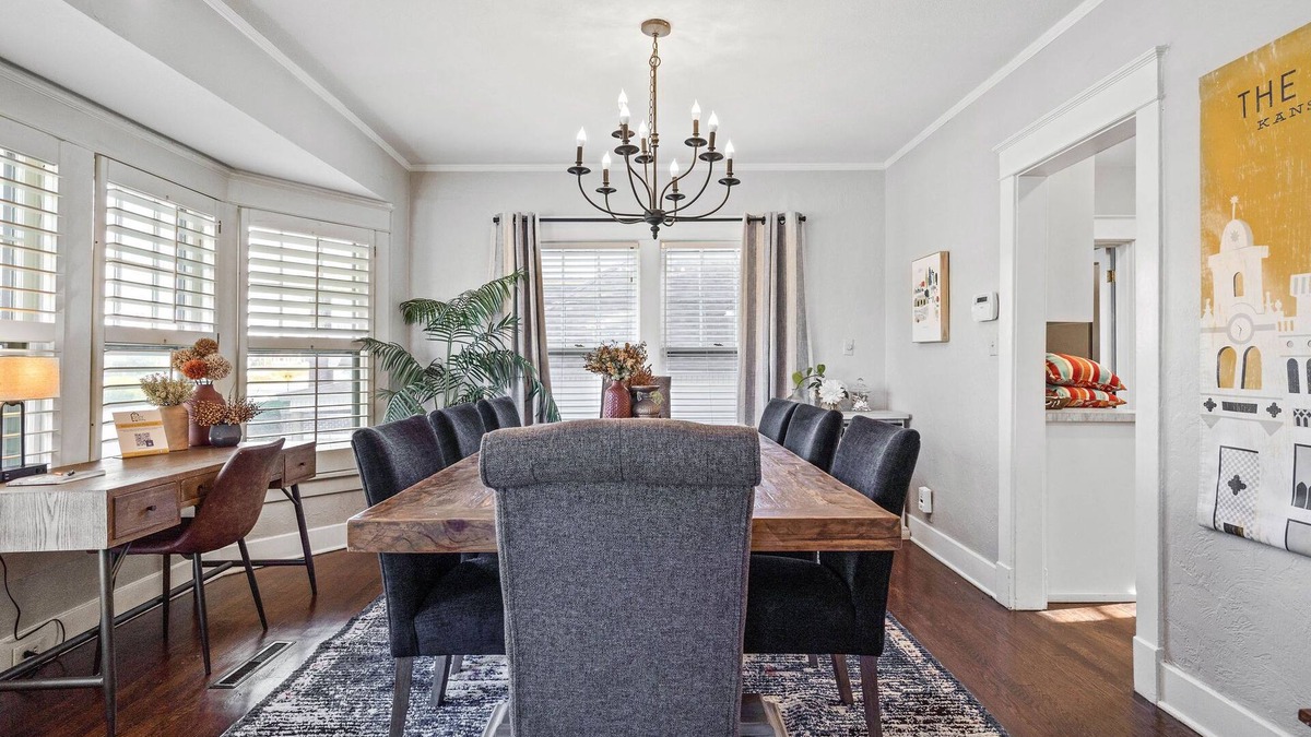 Country Club Plaza Area House | Walkable to the Plaza & UMKC + Parking