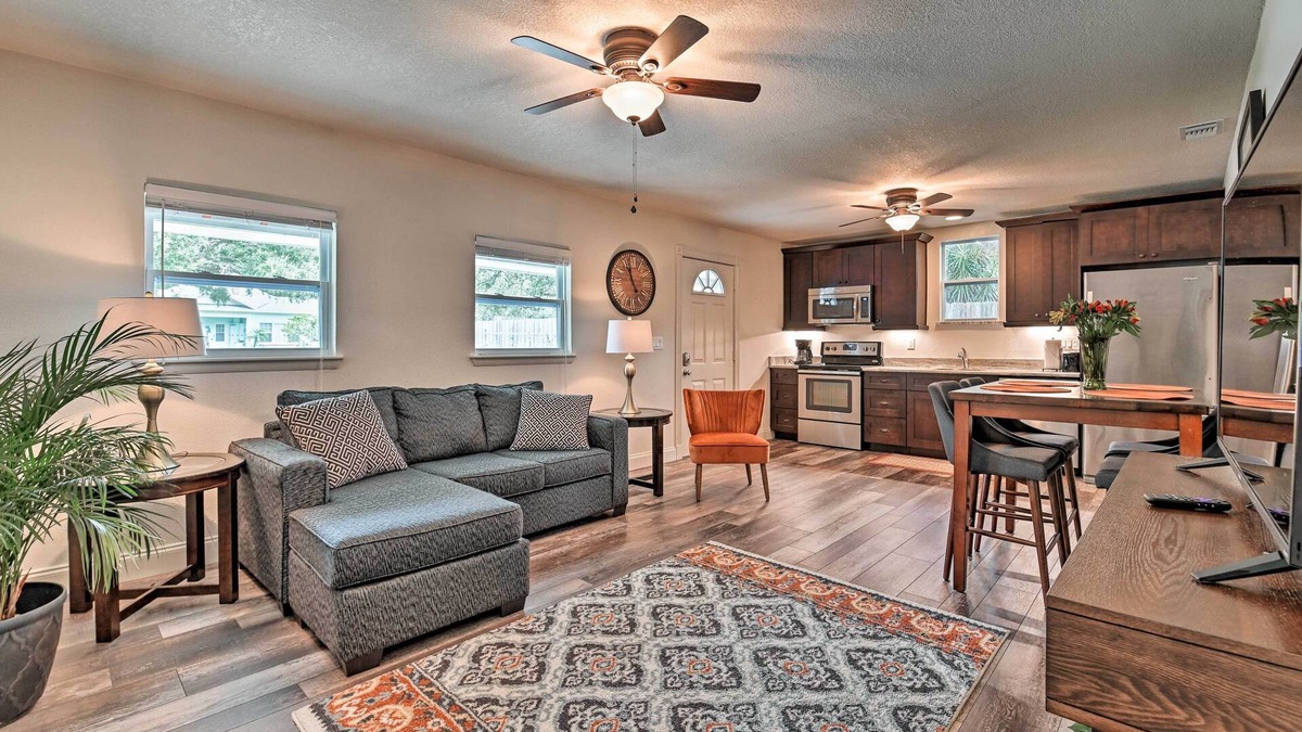 Winter Garden House | Walkable Winter Garden Bungalow: 3 Blocks to Dtwn